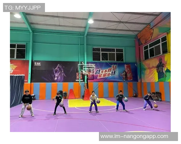 弗拉格分享与兄长共聚时光感受篮球带来的快乐与团结