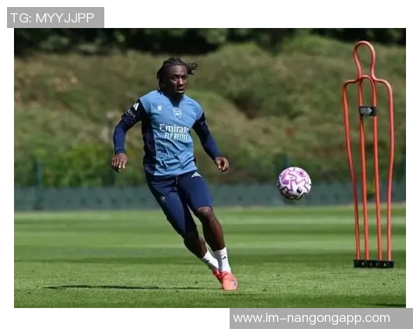 亨利称赞埃泽天赋异禀阿森纳需展现争冠强队风范 亨利称赞埃泽天赋异禀阿森纳需展现争冠强队风范