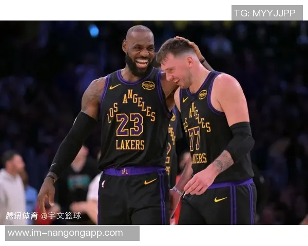 布克对阵马克西的交锋历史揭示单方面压制的9胜1负战绩